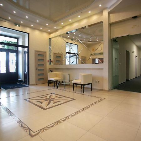 Molodezhnaya Hotel Брест Екстериор снимка