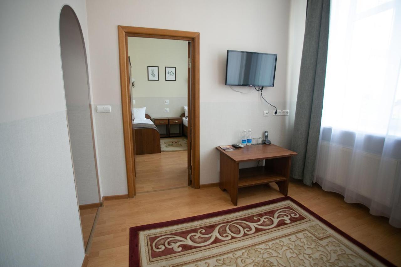 Molodezhnaya Hotel Брест Екстериор снимка