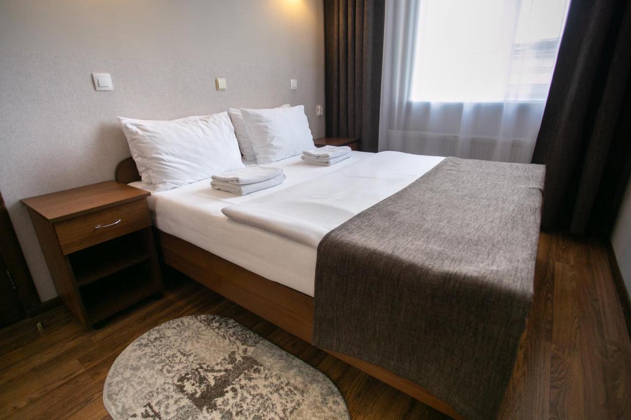 Molodezhnaya Hotel Брест Екстериор снимка