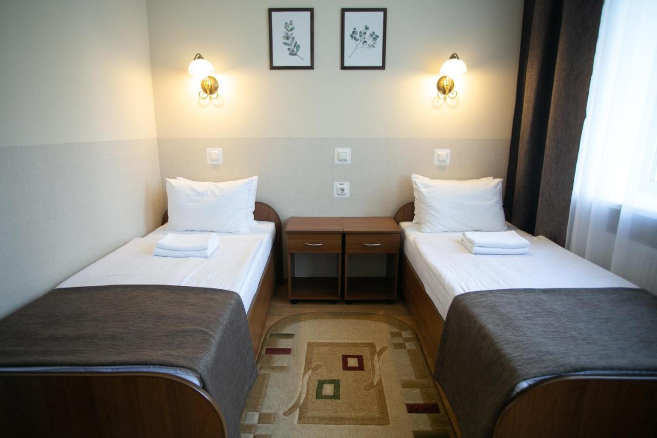 Molodezhnaya Hotel Брест Екстериор снимка
