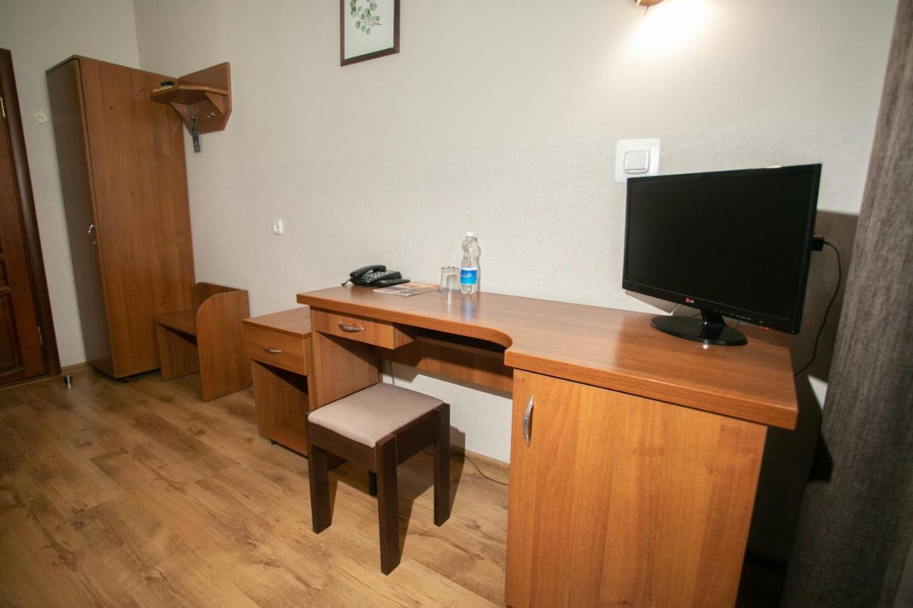 Molodezhnaya Hotel Брест Екстериор снимка