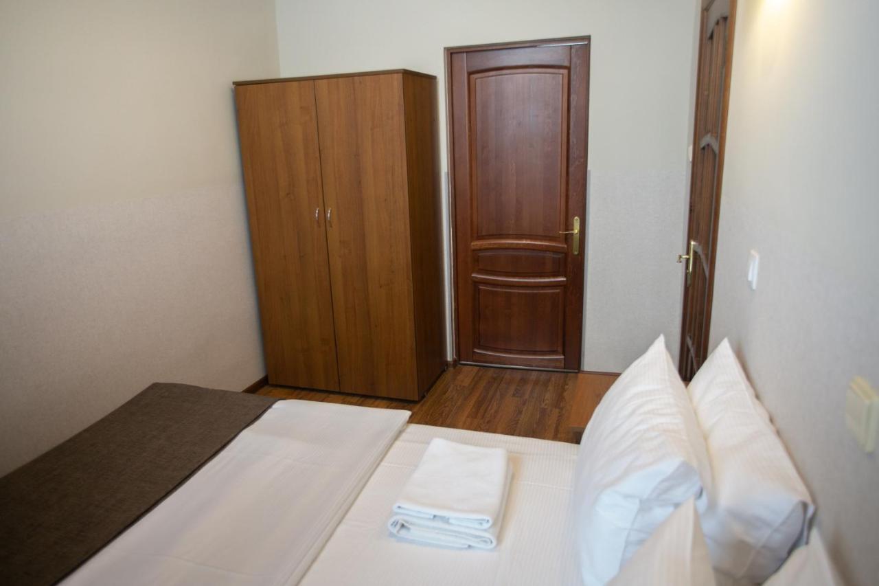 Molodezhnaya Hotel Брест Екстериор снимка