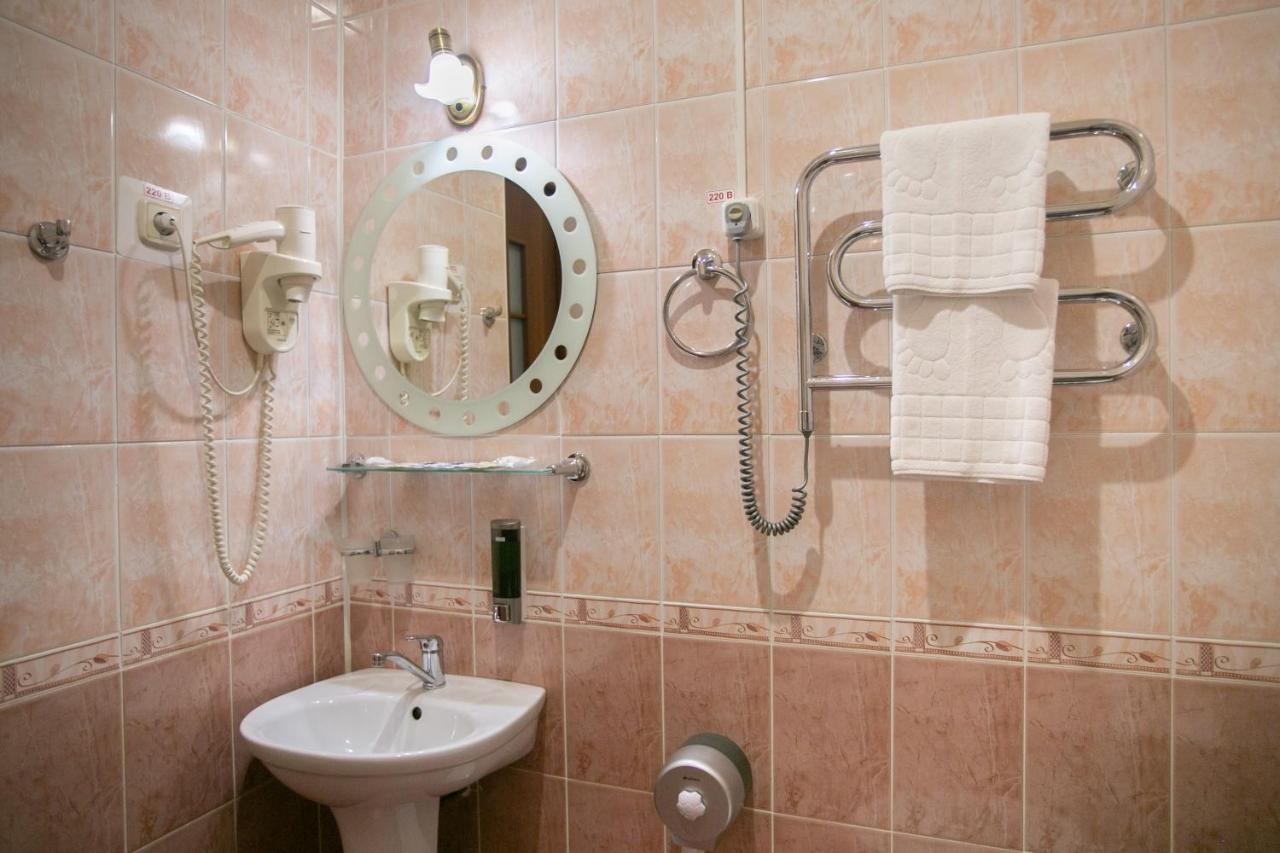 Molodezhnaya Hotel Брест Екстериор снимка