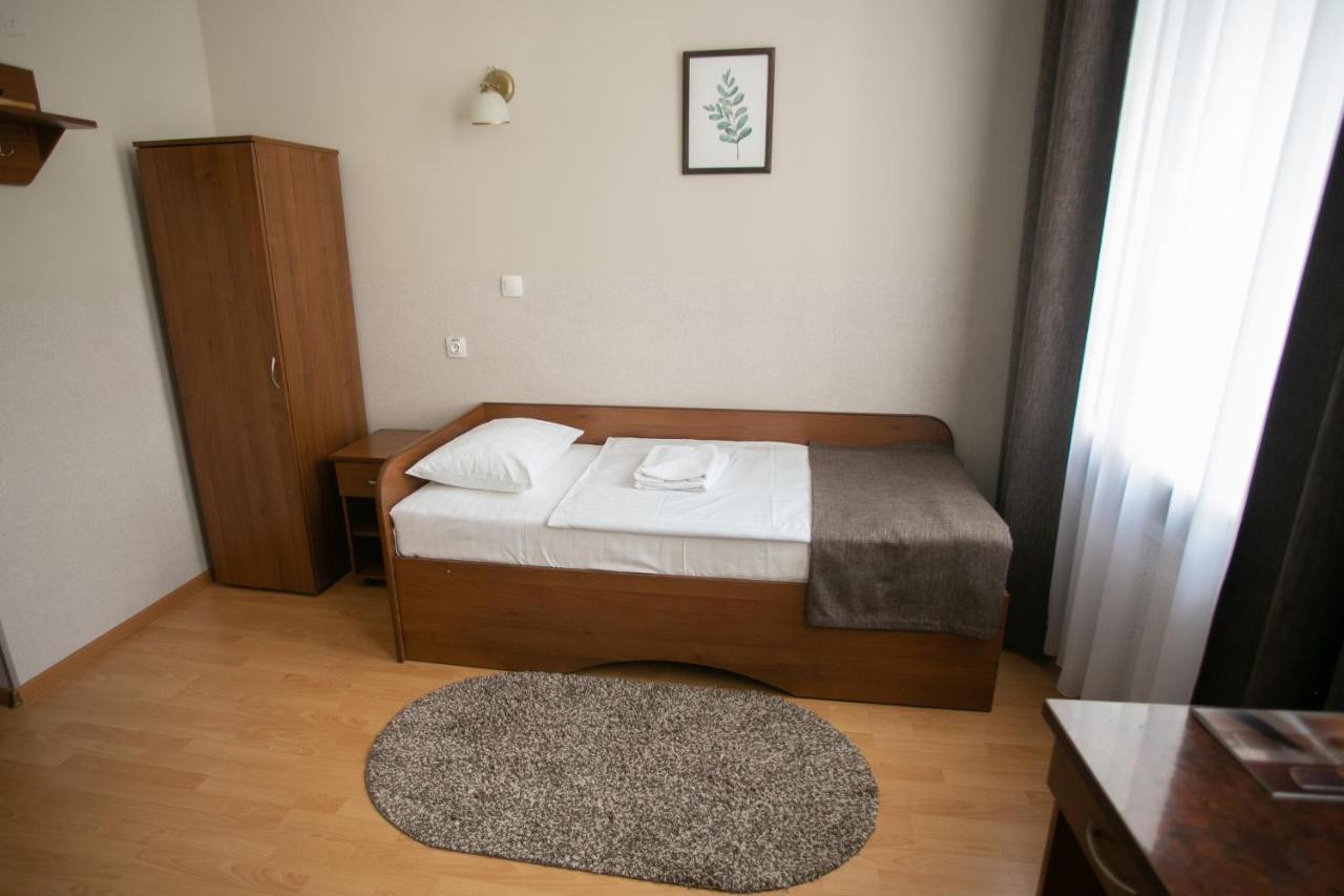 Molodezhnaya Hotel Брест Екстериор снимка