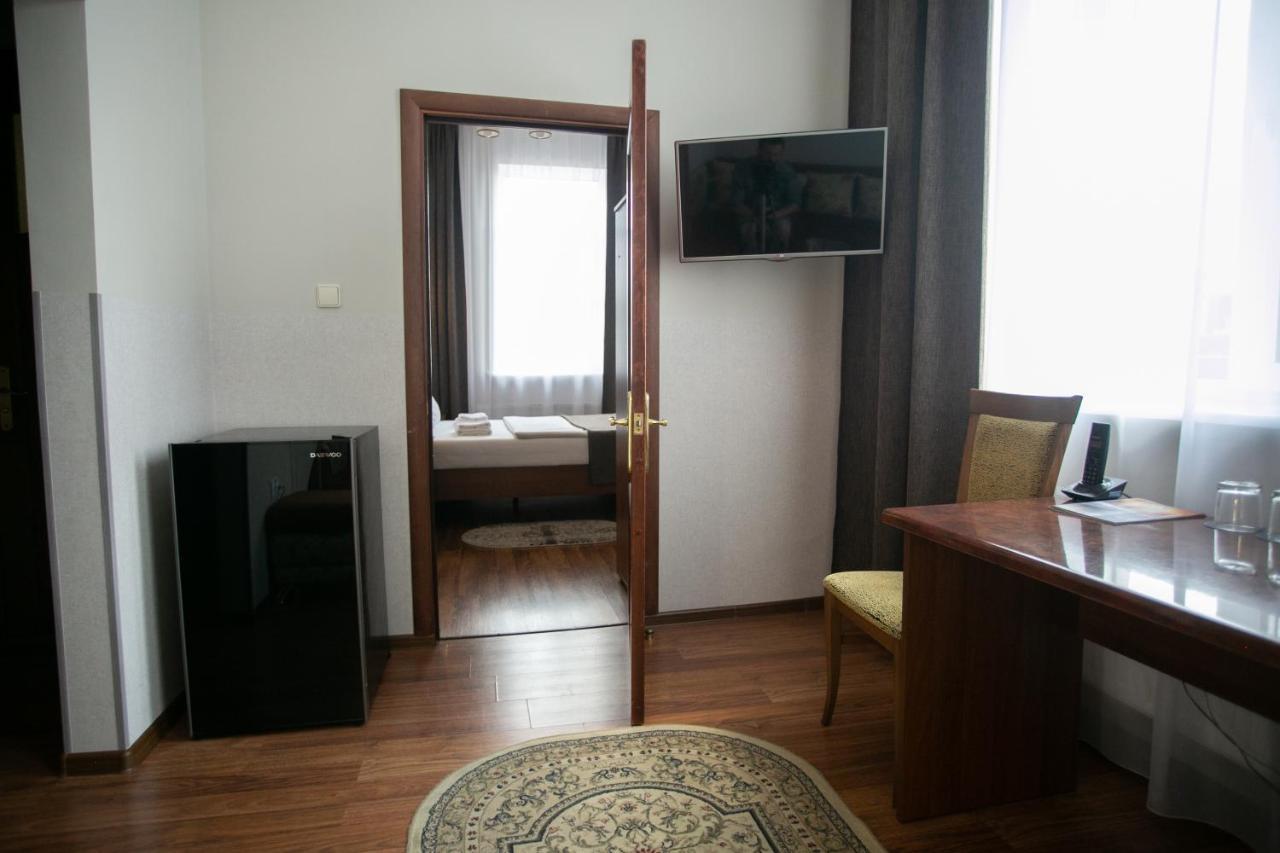 Molodezhnaya Hotel Брест Екстериор снимка