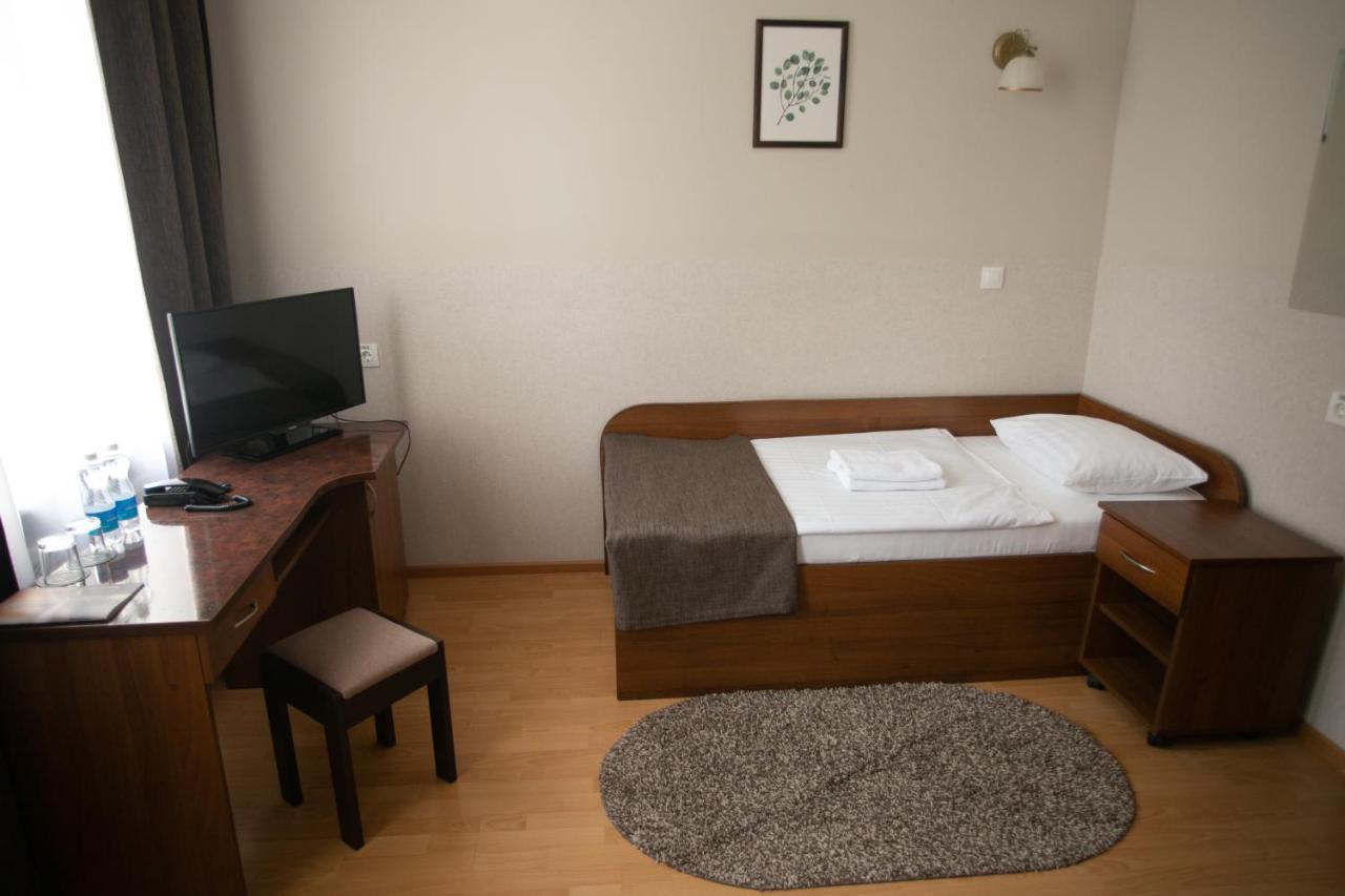 Molodezhnaya Hotel Брест Екстериор снимка
