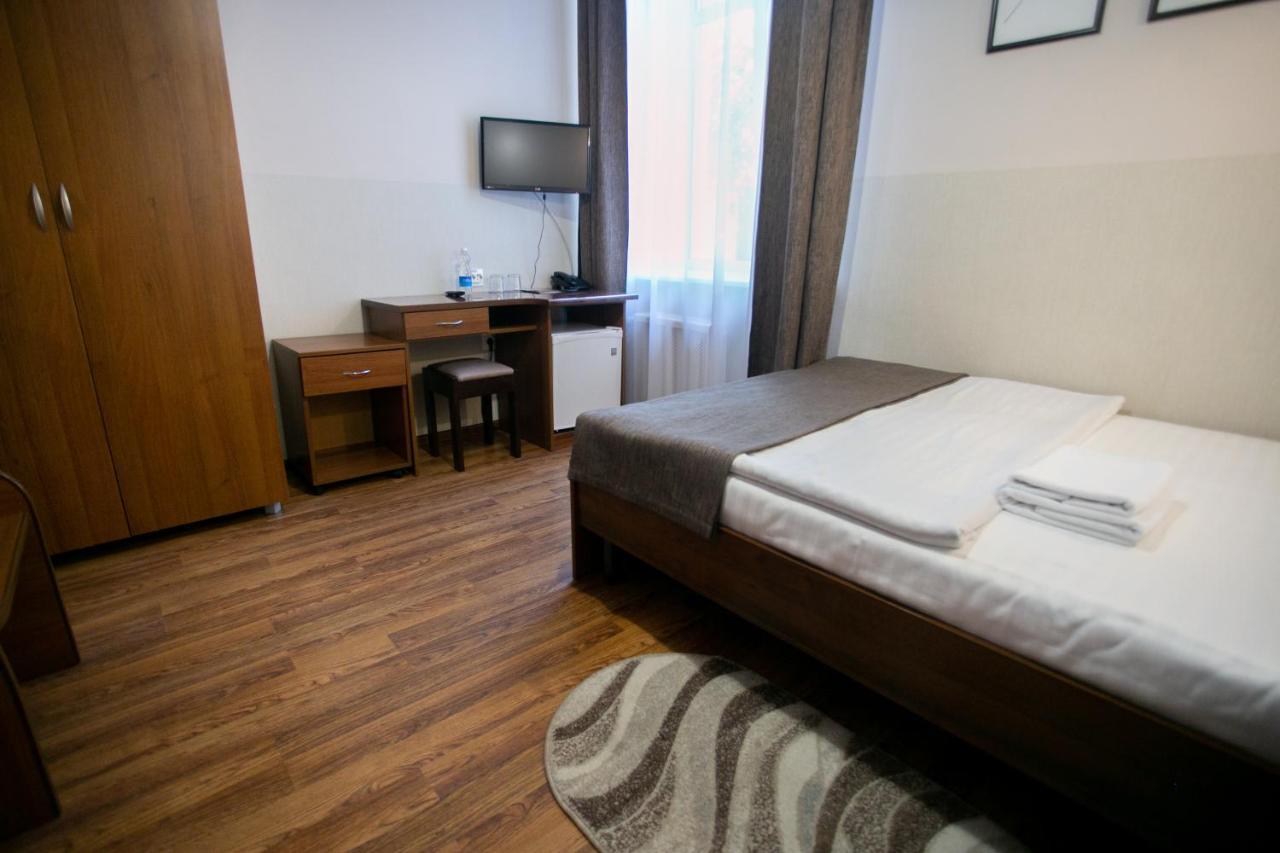 Molodezhnaya Hotel Брест Екстериор снимка