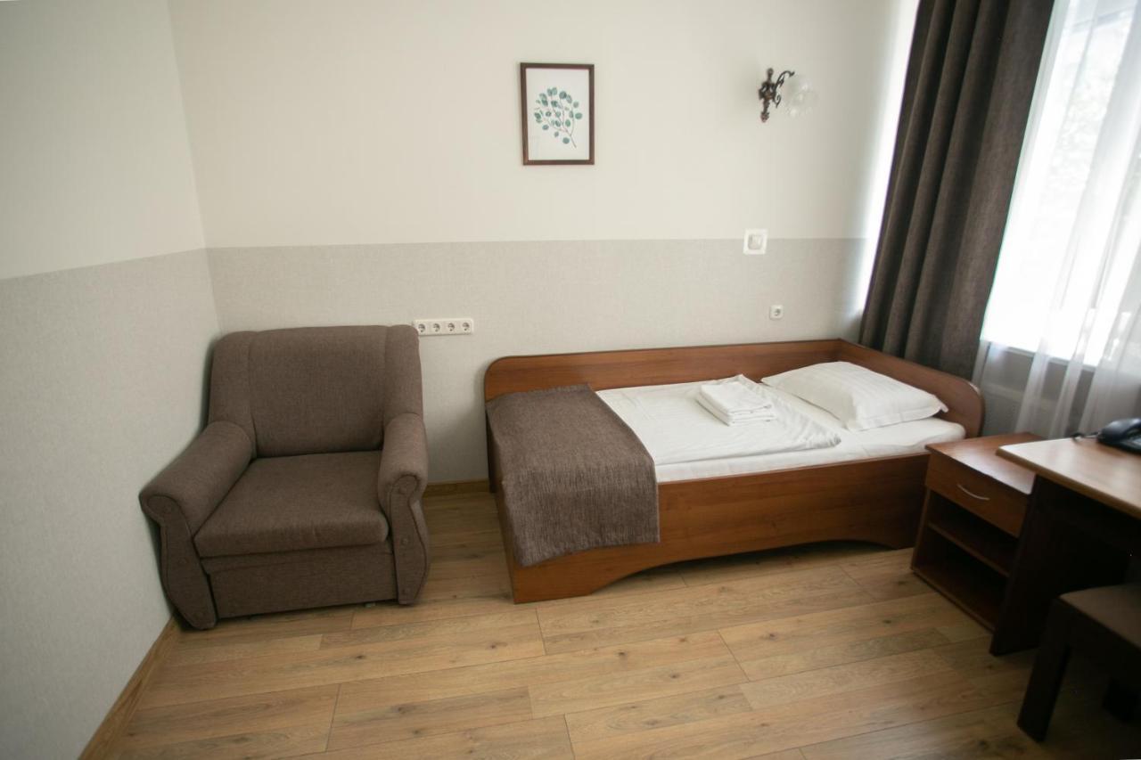 Molodezhnaya Hotel Брест Екстериор снимка