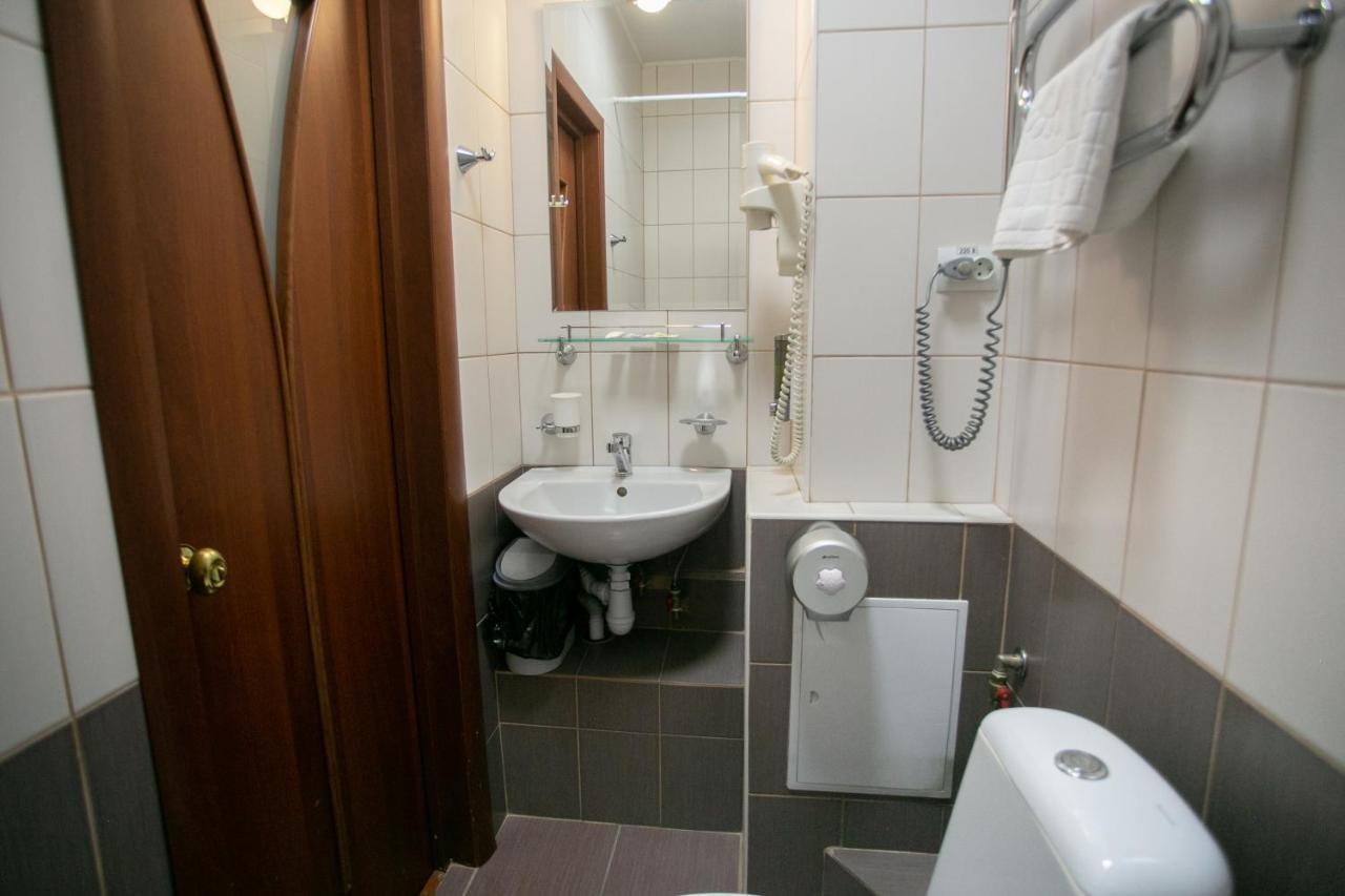Molodezhnaya Hotel Брест Екстериор снимка