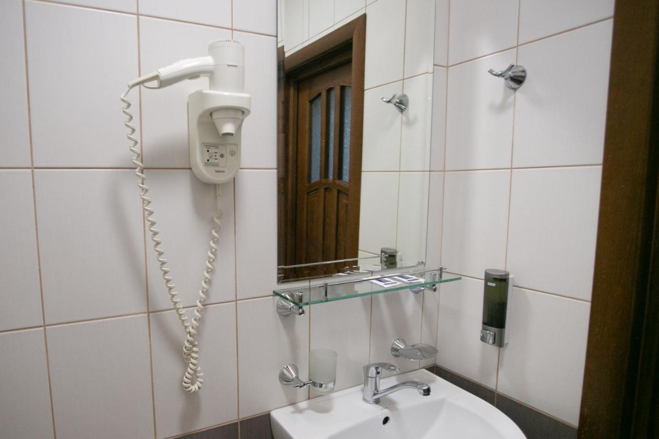 Molodezhnaya Hotel Брест Екстериор снимка