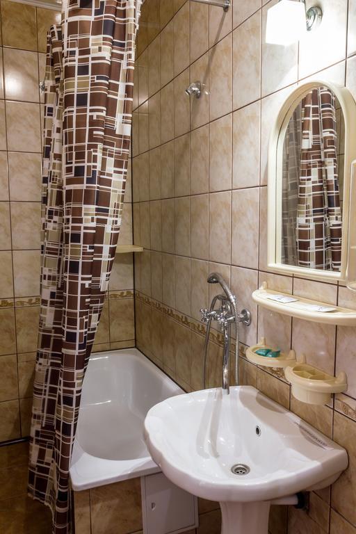 Molodezhnaya Hotel Брест Екстериор снимка