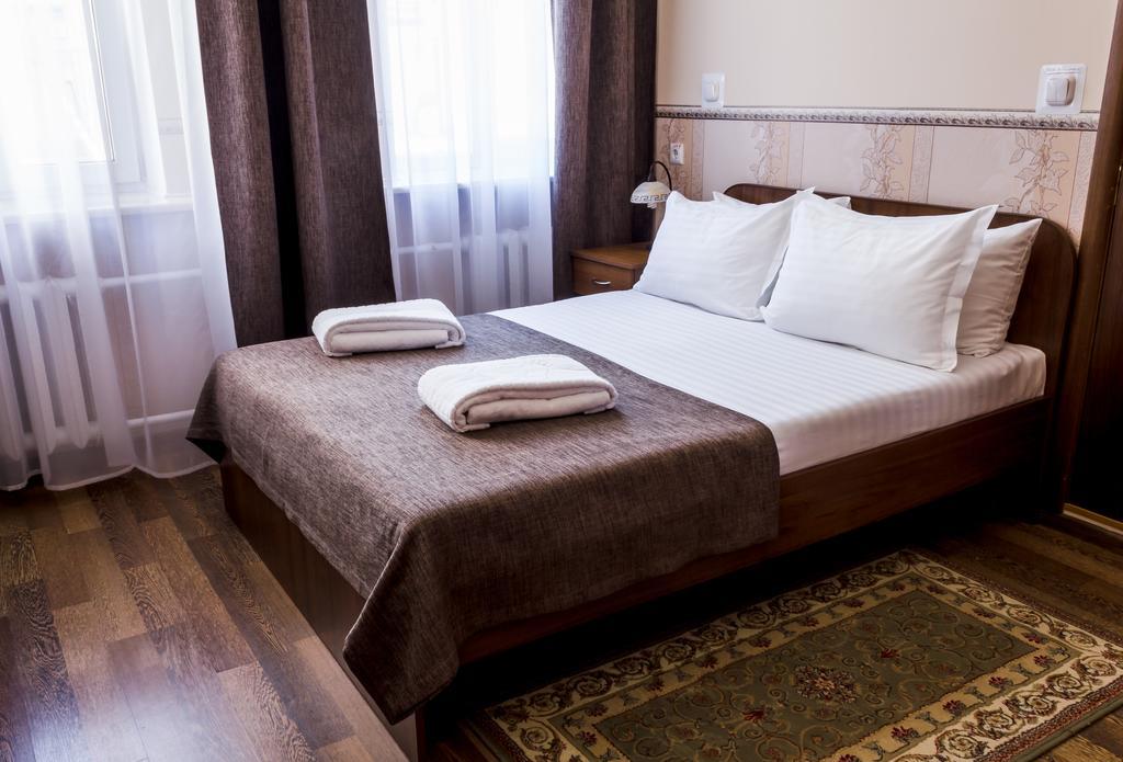 Molodezhnaya Hotel Брест Екстериор снимка
