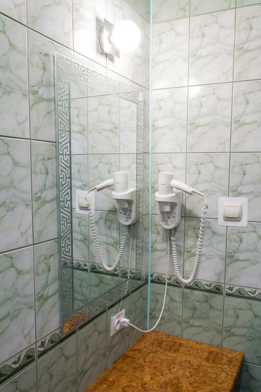 Molodezhnaya Hotel Брест Екстериор снимка