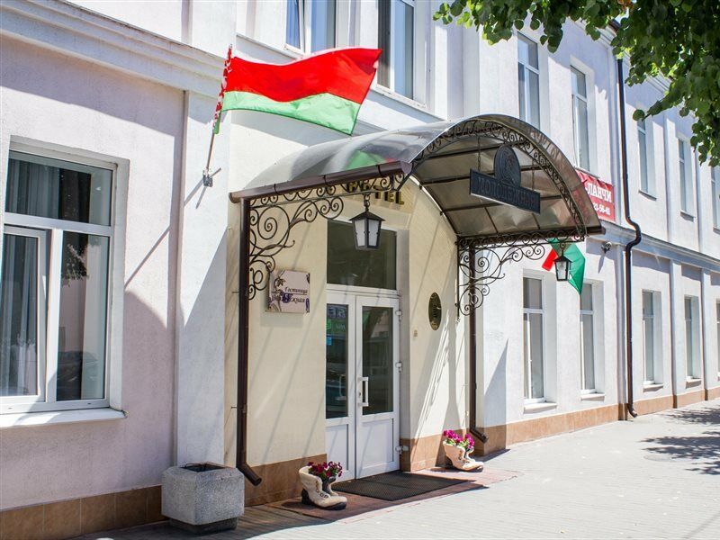 Molodezhnaya Hotel Брест Екстериор снимка