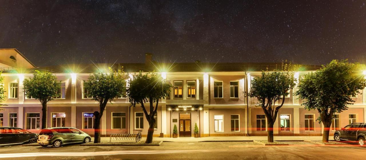Molodezhnaya Hotel Брест Екстериор снимка