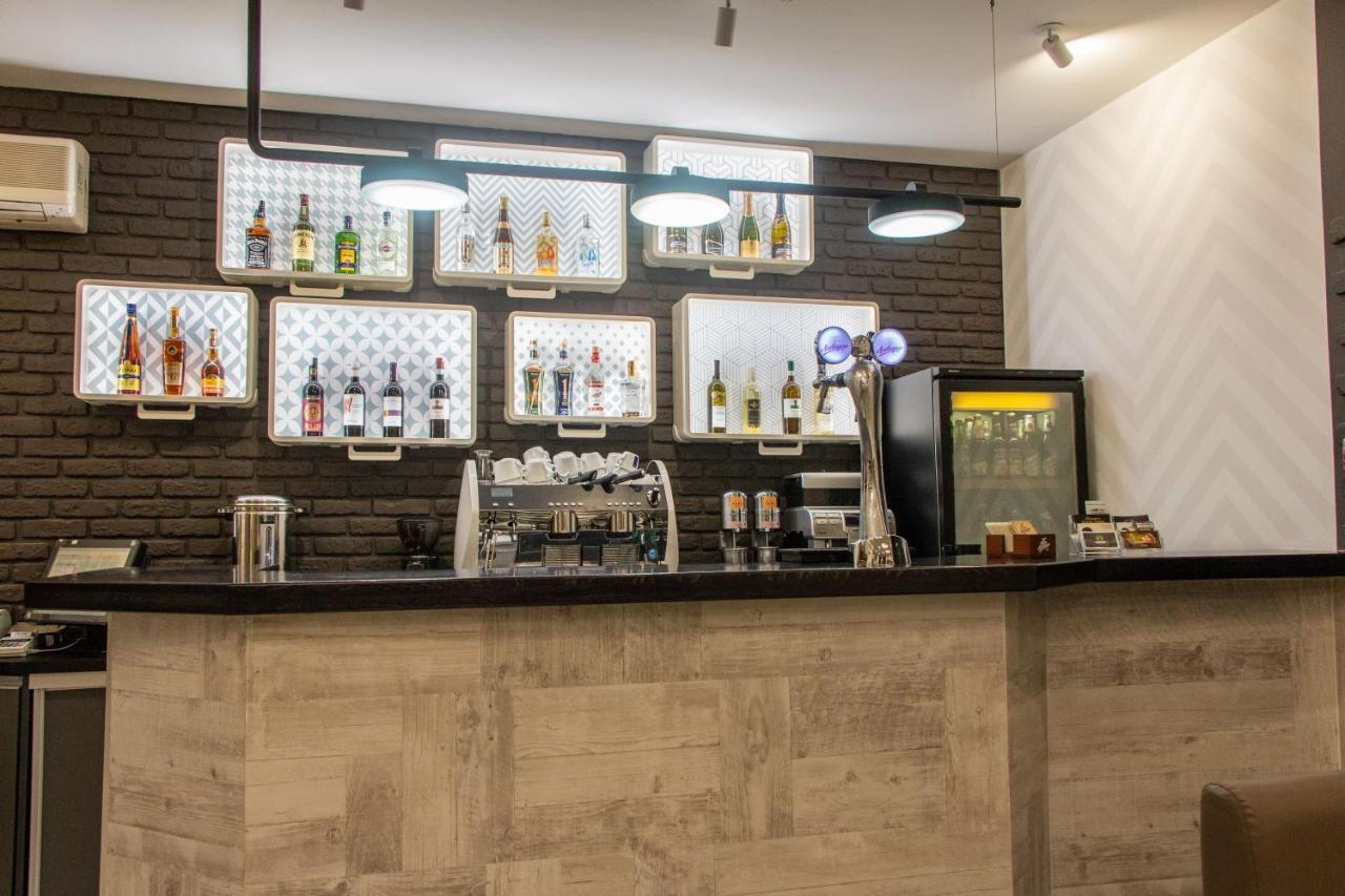 Molodezhnaya Hotel Брест Екстериор снимка